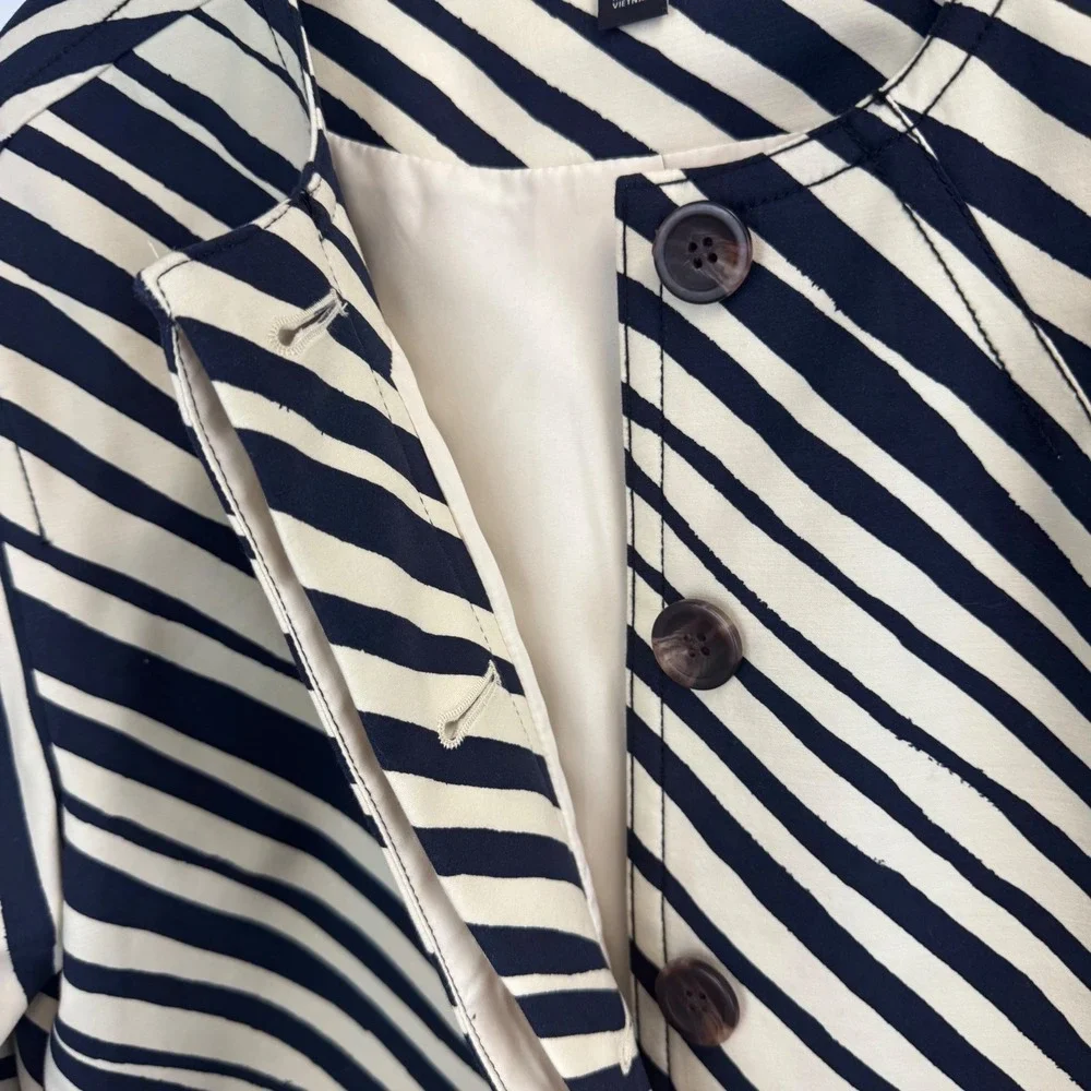 Ann Taylor Womens XS Navy Cream Diagonal Stripe Cropped Jacket Snap Front Pocket